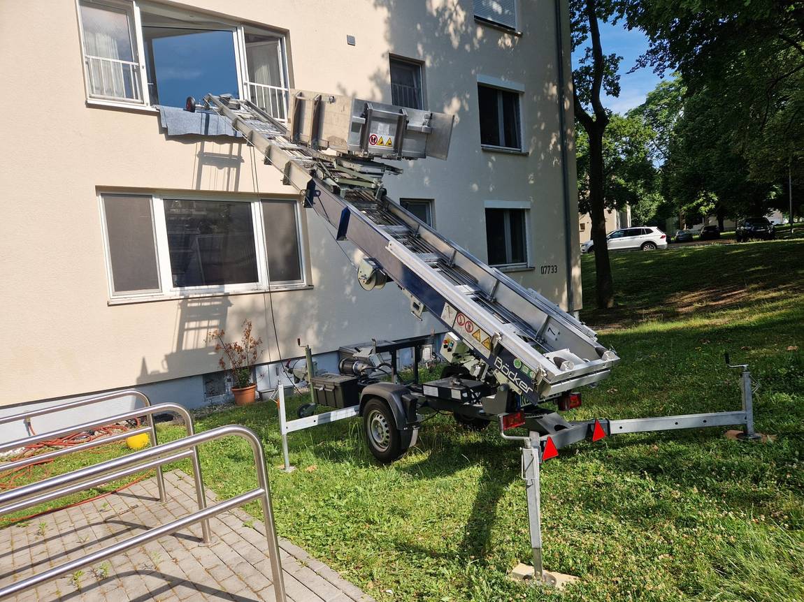 Sicher am Fenster bis in die Etage – Böcker-Möbellift